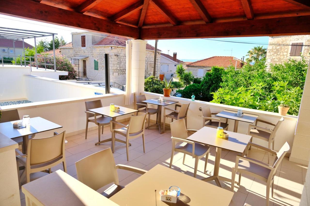 Boutique Hotel Alegria Supetar Buitenkant foto